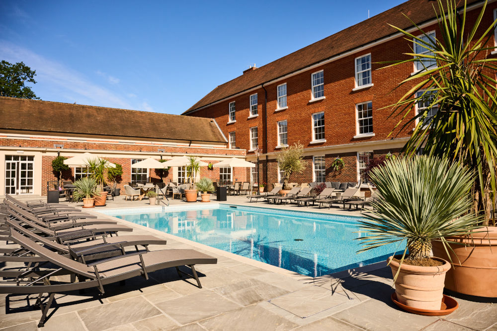 Swimming pool
